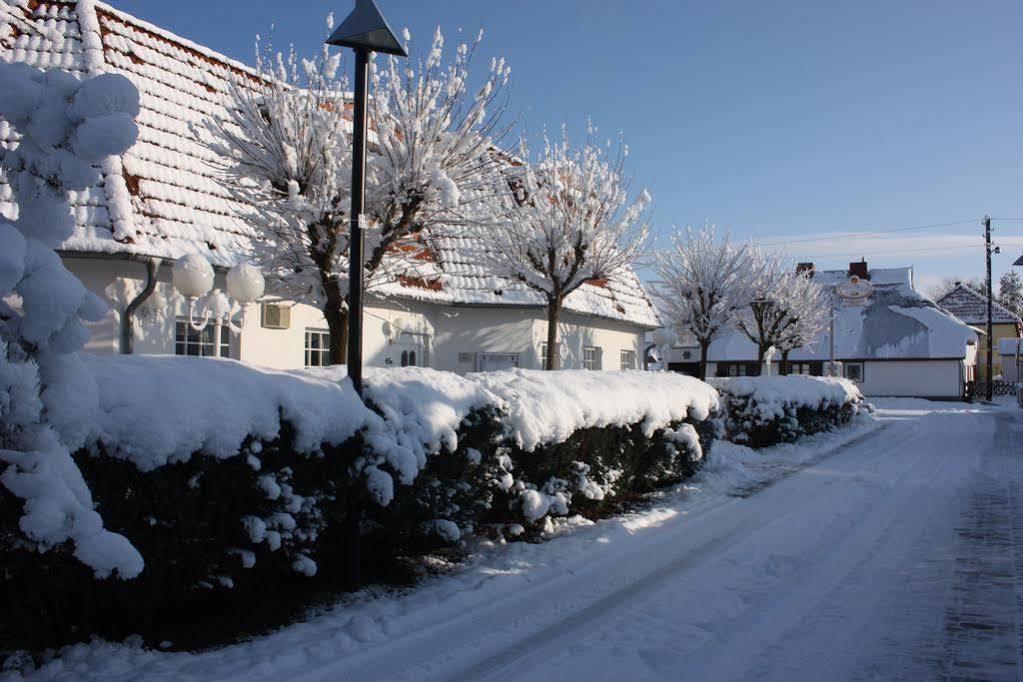 Hotel Maria Greifswald Bagian luar foto